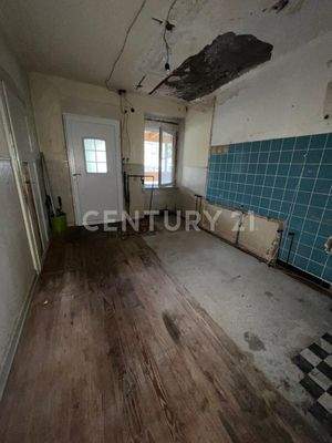 Vorraum + Kellereingang