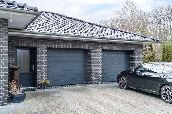 Blick auf die Garagen