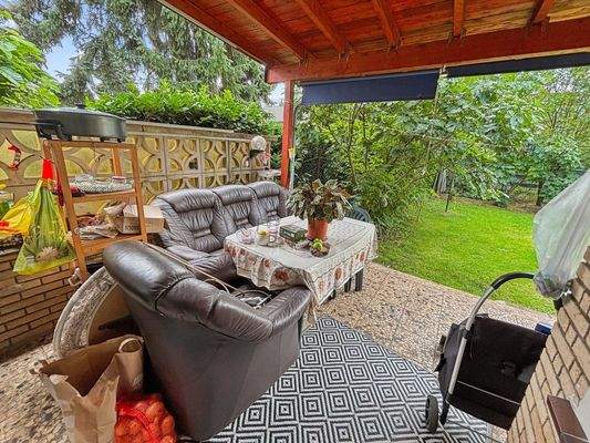 überdachte Terrasse