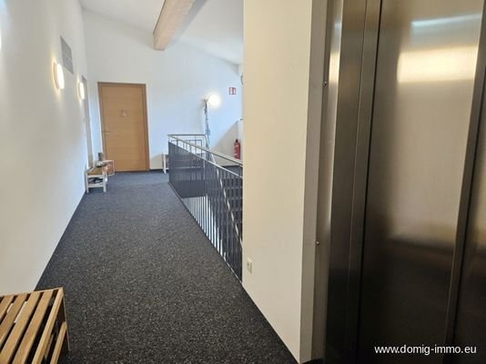 Zugang mit Personenlift