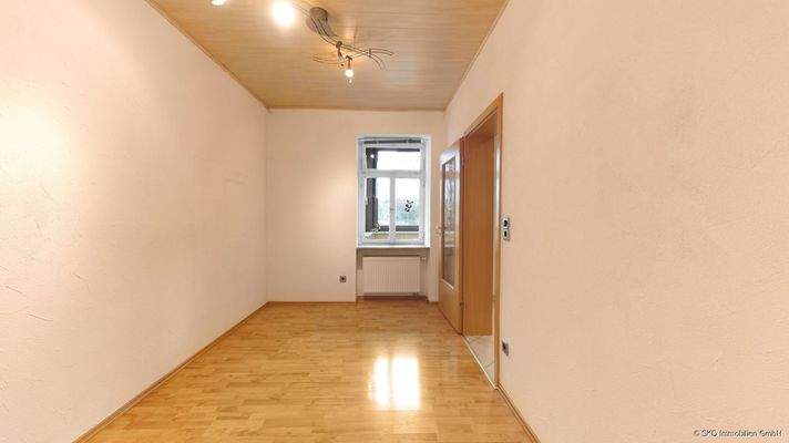 Eines der  3 Zimmer im EG