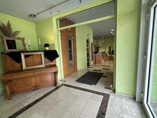 Friseurladen EG Windfang