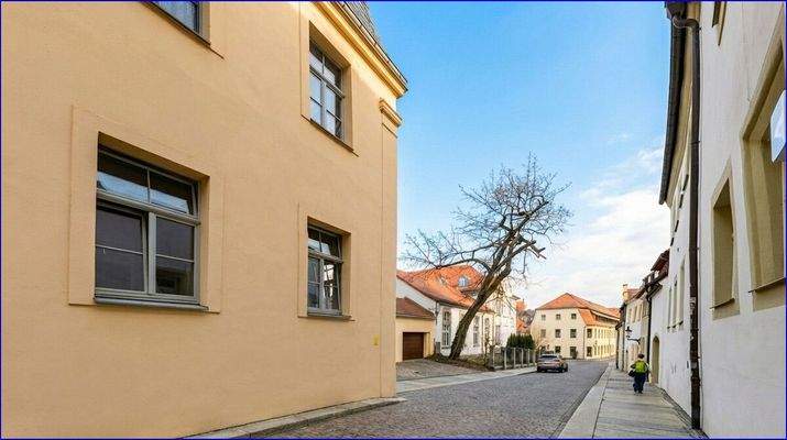 Südseite-und-Strasse