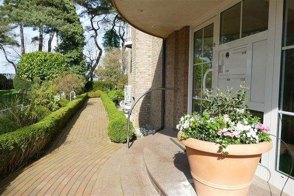 Hauseingang Strandallee 115