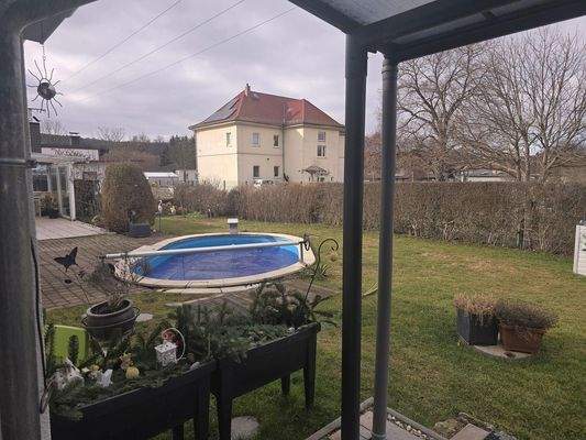 Garten mit Pool