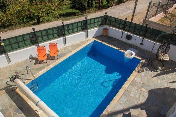 Kreta, Maleme: Traditionelles kretisches Haus zu verkaufen, nur wenige Schritte vom Strand entfernt