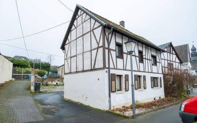 Einfahrt zum Grundstück