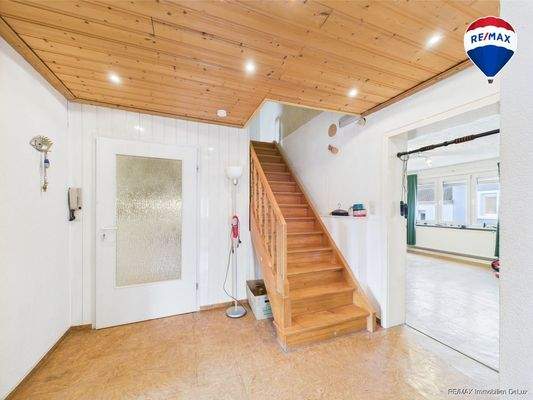 RE/MAX Immobilien DeLux Haus Merzig / Besseringen Flur 1. OG