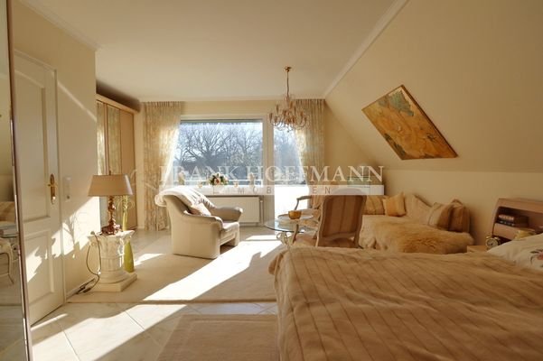 Schlafzimmer (2)