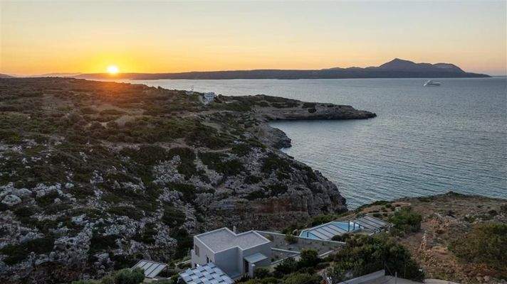 Kreta, Kokkino Chorio: Traumvilla mit makelloser Aussicht mit einer privaten Bucht zu verkaufen