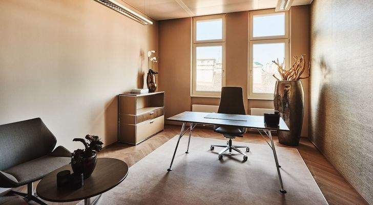 © Collection Business Center 