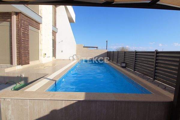 4-Bedroom Semi-Detached Villa with Pool and Garden in Belek