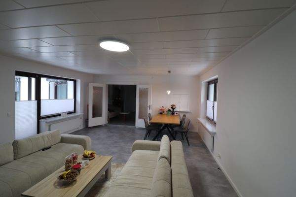 Wohnzimmer mit Essbereich Erdgeschoss.JPG