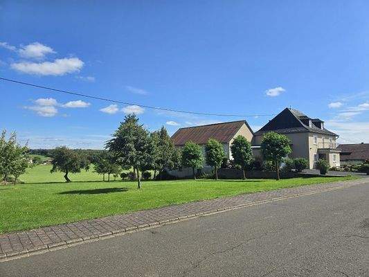 Haus mit Baugrundstück