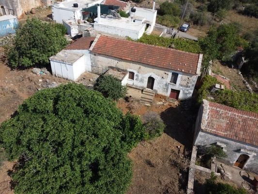 Traditionelles Haus mit Meerblick auf Kreta zu ver