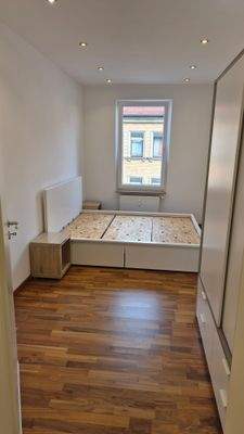 Bild 4 Schlafzimmer.jpg