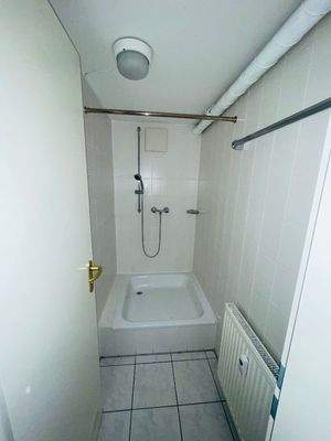 Untergeschoss - Bereich linker Hand - Dusche