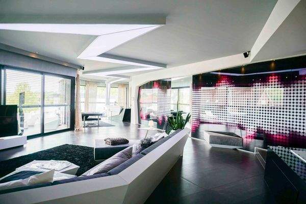 9 Wohn- und Essbereich