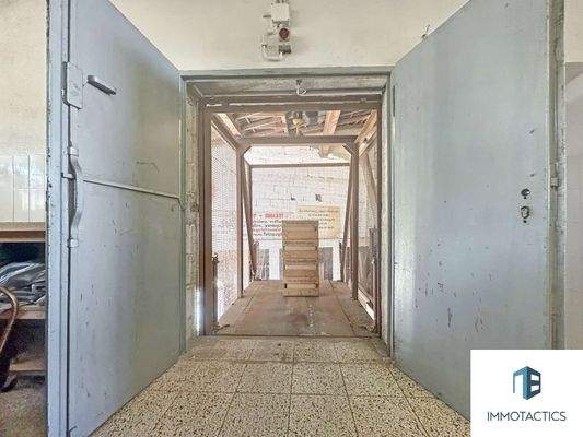 Lastenaufzug Betriebsgebäude