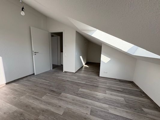 Schlafzimmer DG l.3.jpg