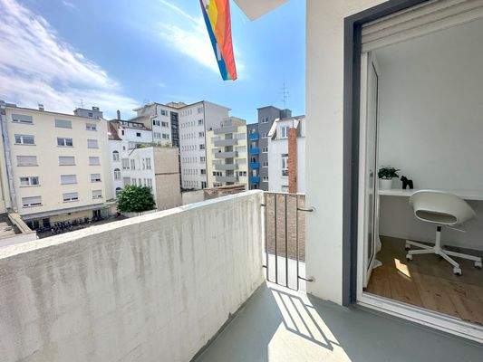 Balkon mit Stadtblick