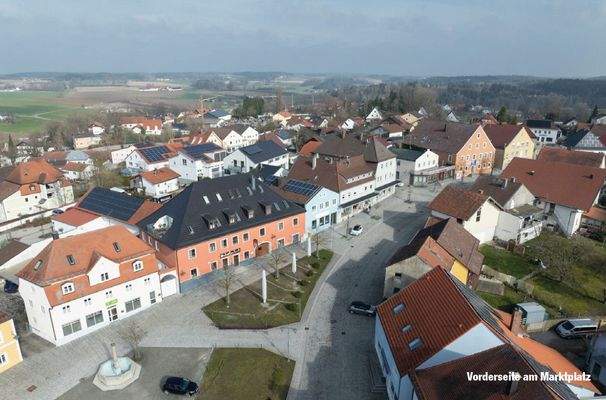 Vorderseite Marktplatzseite Luftbild