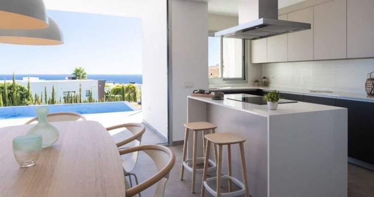 Offene Küche mit Essbereich