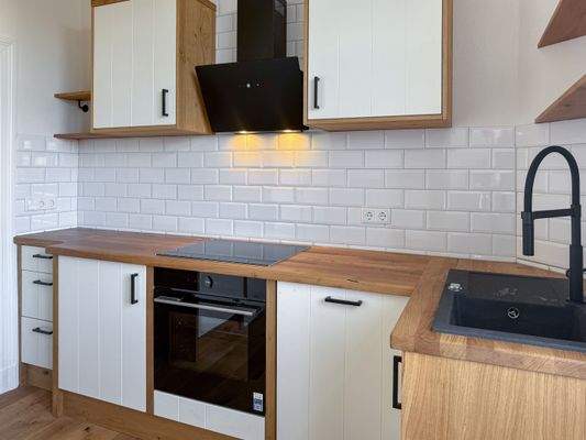 9. Massivholzküche, Induktionskochfeld.jpg