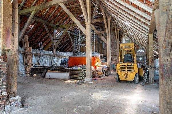 Blick in die Scheune des Resthofes