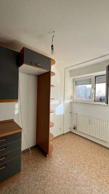 Moderne Küche mit Fenster