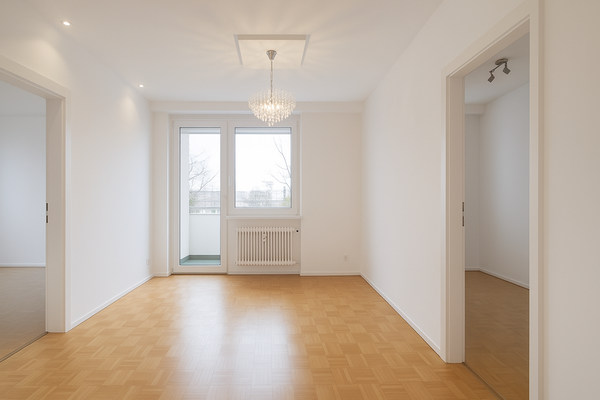 Wohnzimmer mit Balkon