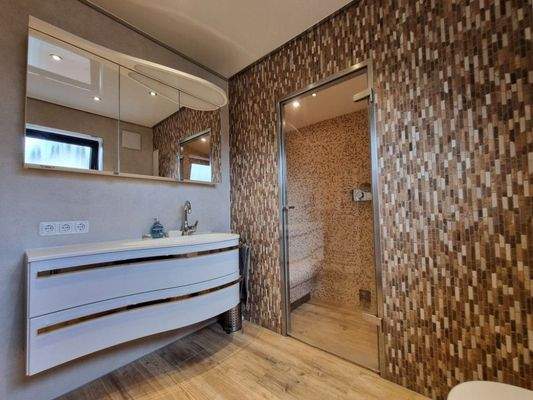 Duschbad EG mit Dampffunktion 