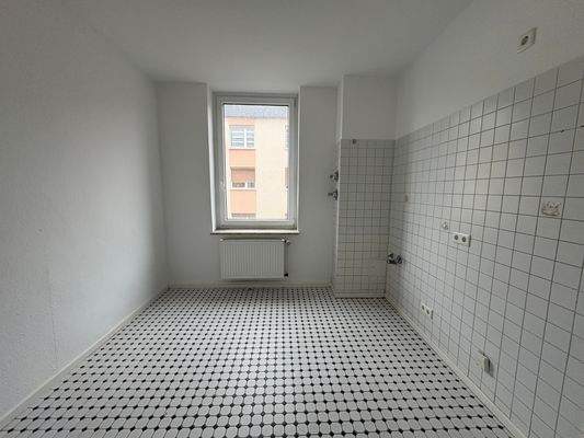 Küche mit Fenster und