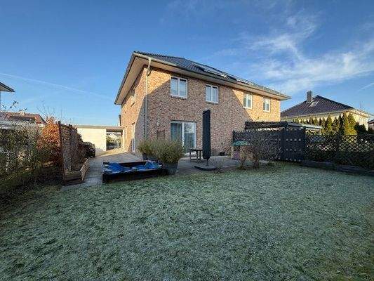 groß. Grundstückteil