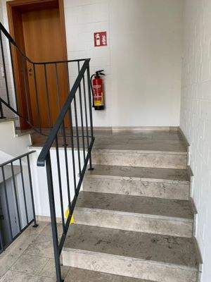 Eingang zum Büroflur.jpg