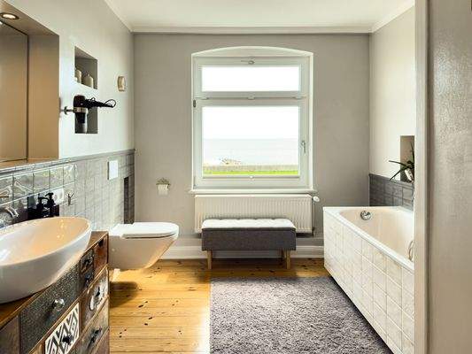 Hauptwohnung Badezimmer