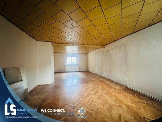 Wohnzimmer (teilbar) im EG