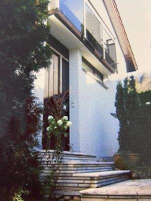 Seitlicher Hauseingang