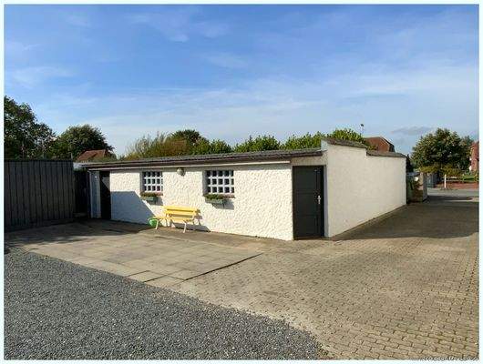 Nebengebäude mit Pool