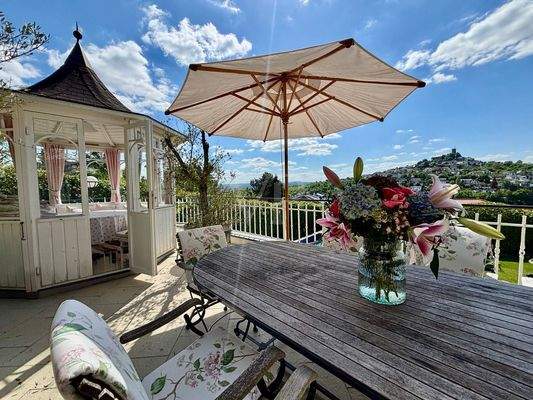 Terrasse und Teehaus