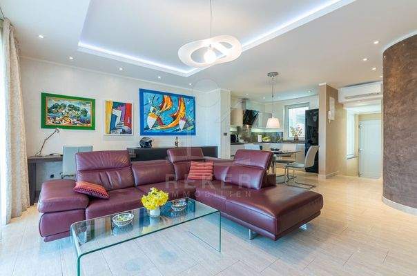 in attraktiver Hanglage 