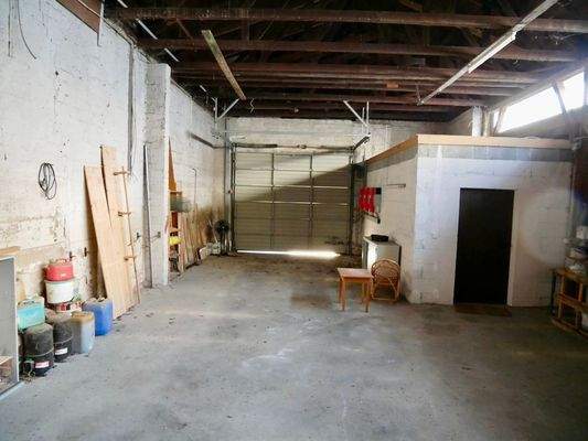 Gewerbehalle m. Toreinfahrt