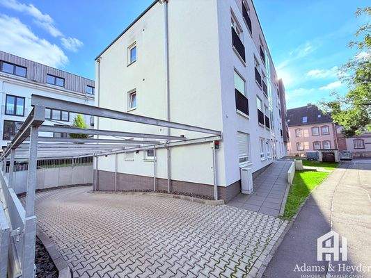 großzügige TG-Einfahrt