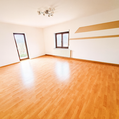 Vorderhaus Wohnzimmer mit Ausgang Balkon OG OG