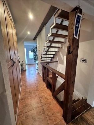 Treppe ins Obergeschoss