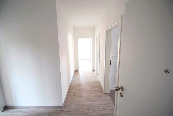 Wohnungseingang mit ausreichend Stellfläche für Garderobe