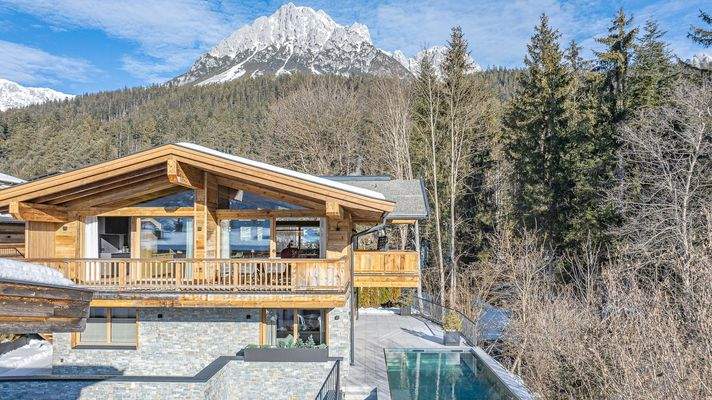 KITZIMMO-Luxus-Neubauvilla mit Pool in Toplage kaufen - Immobilien Ellmau.