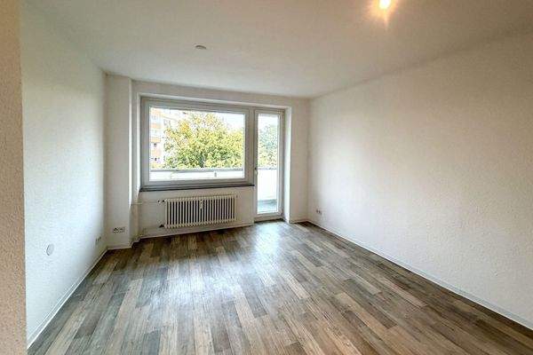 Wohnzimmer mit Balkon