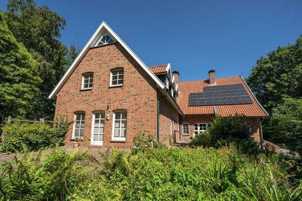 Seitenansicht mit Terrasse