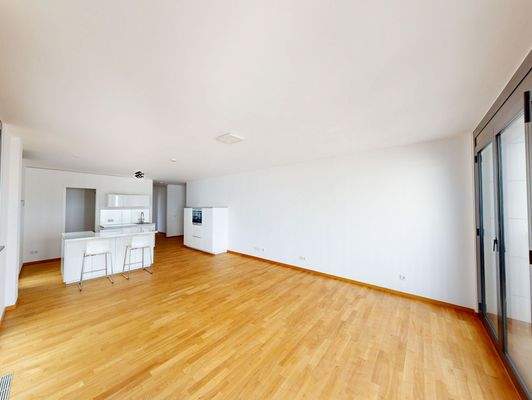 Geräumiger Wohn- und Essbereich